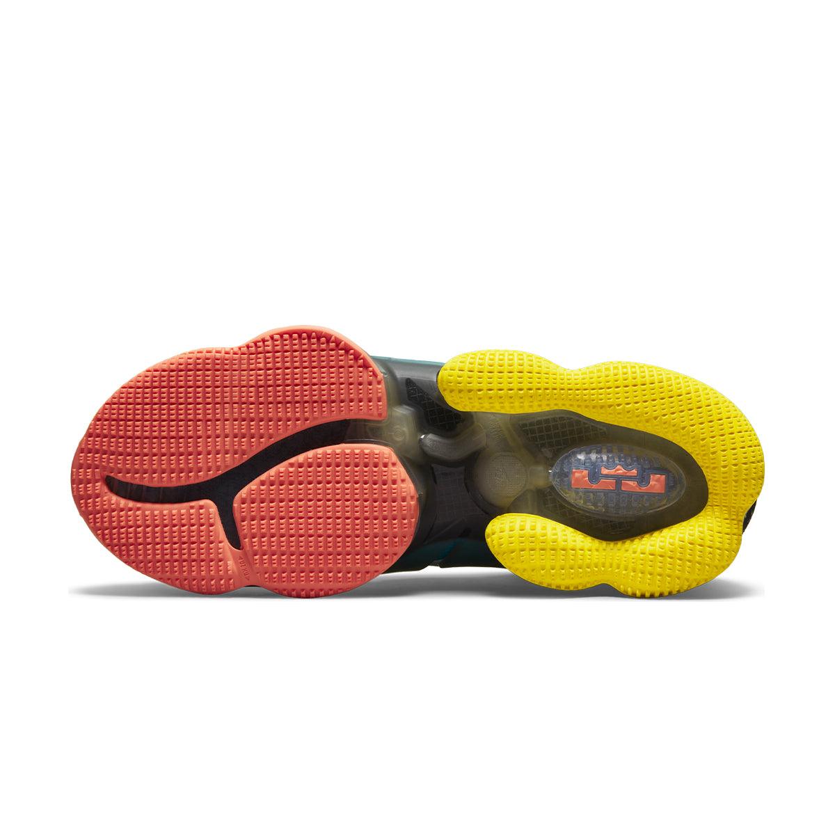 LeBron 19 'Christmas' - Image 6