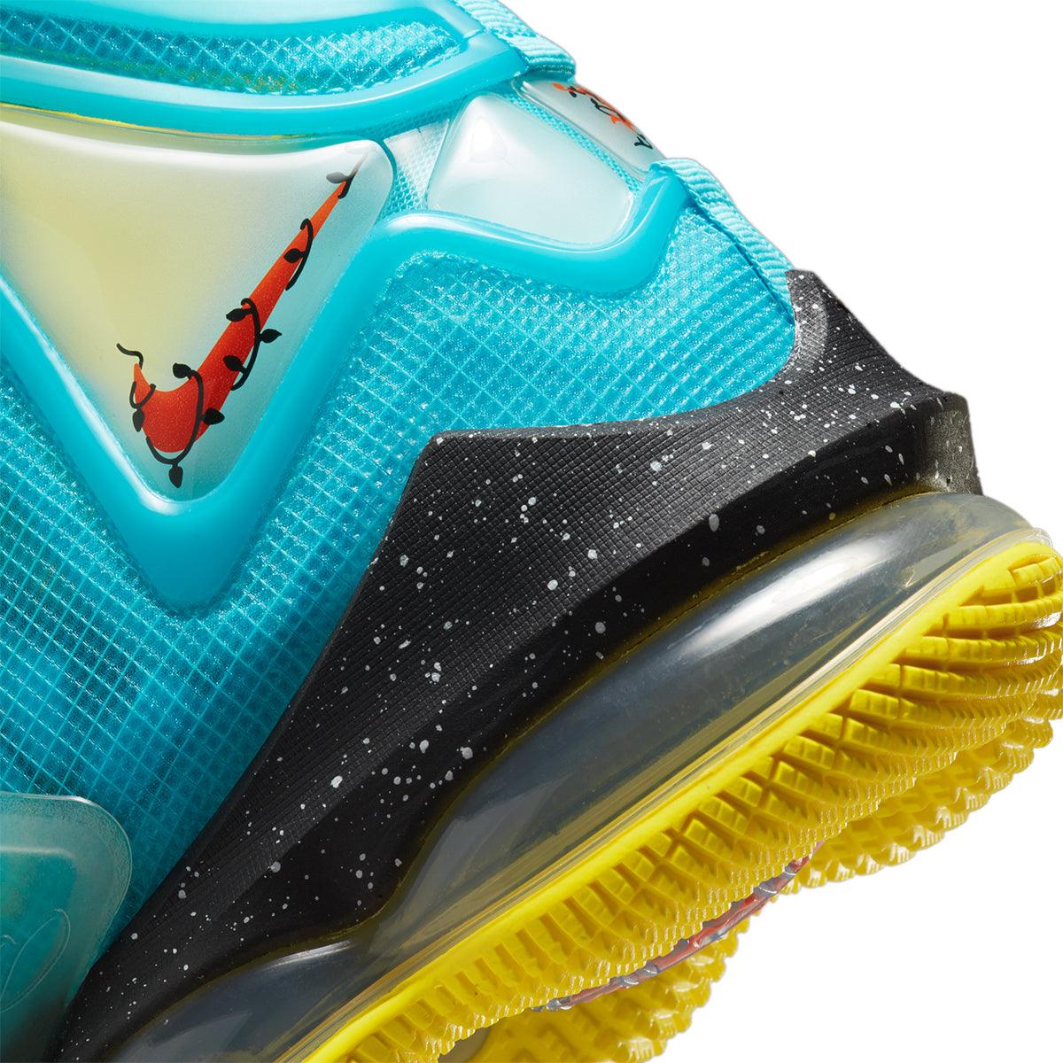 LeBron 19 'Christmas' - Image 8