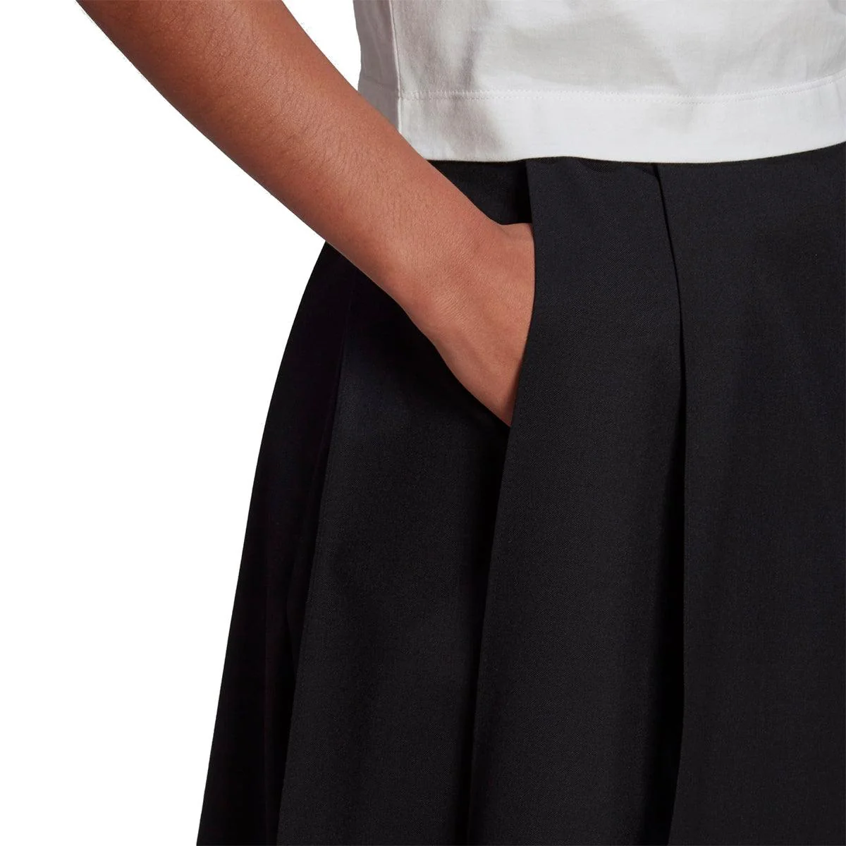 Wmns Classic Stretch Skort 'Black' - Image 4